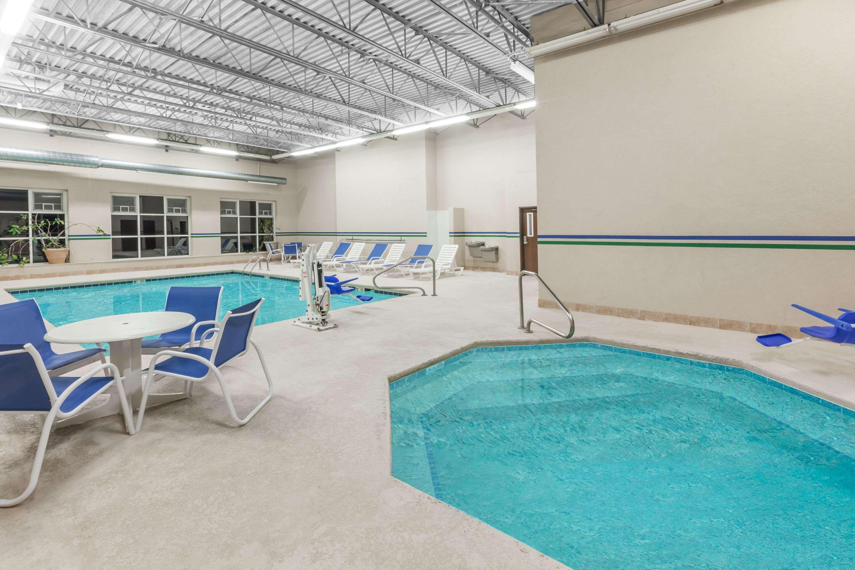 Spark By Hilton Walker Grand Rapids North Exterior photo