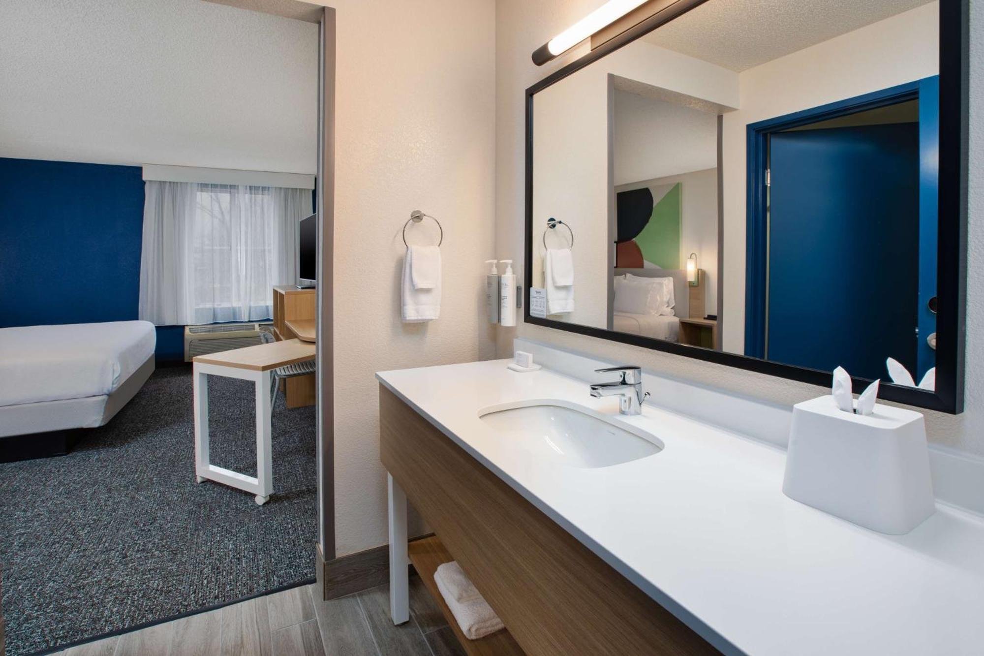 Spark By Hilton Walker Grand Rapids North Exterior photo