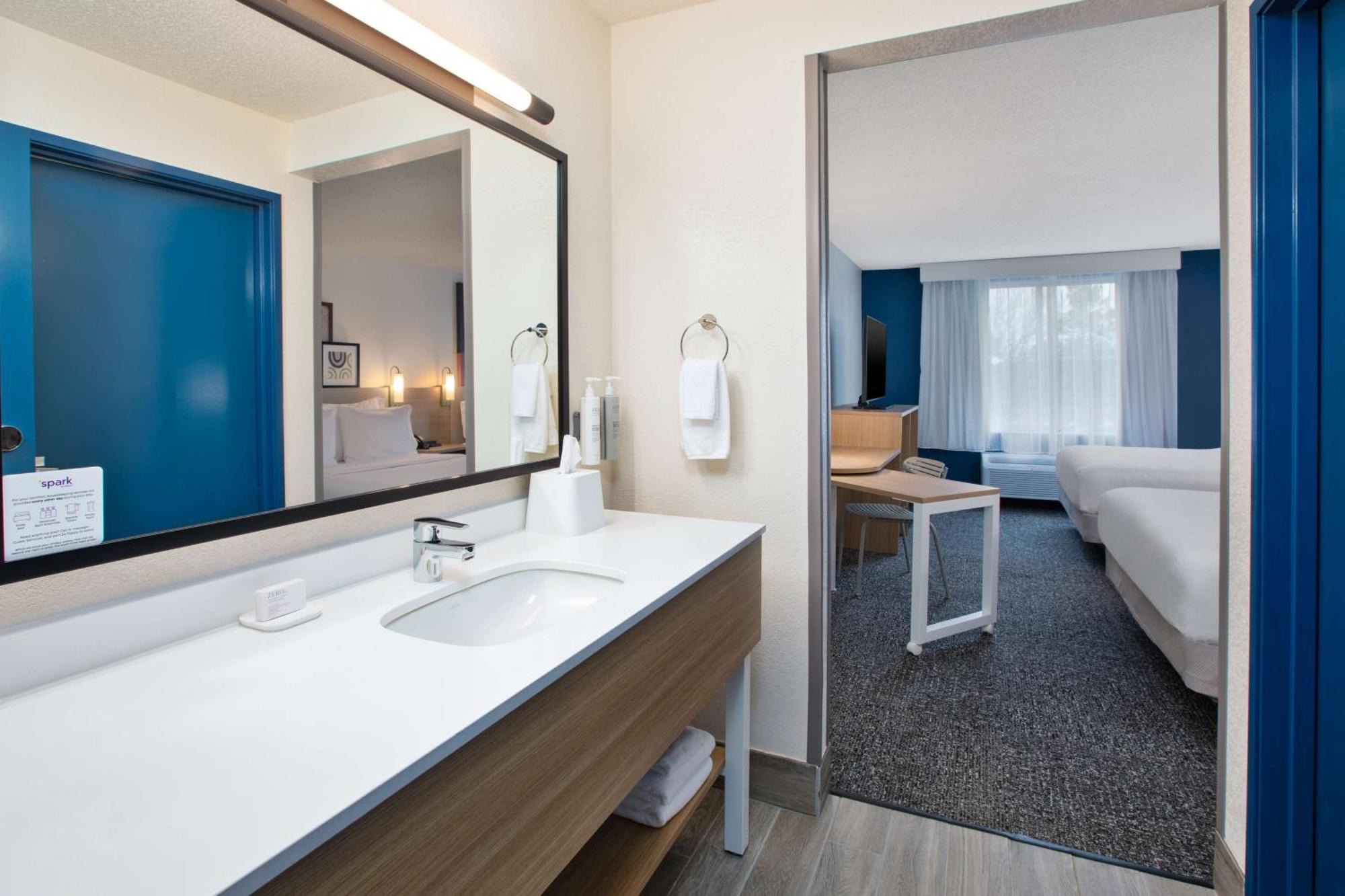 Spark By Hilton Walker Grand Rapids North Exterior photo