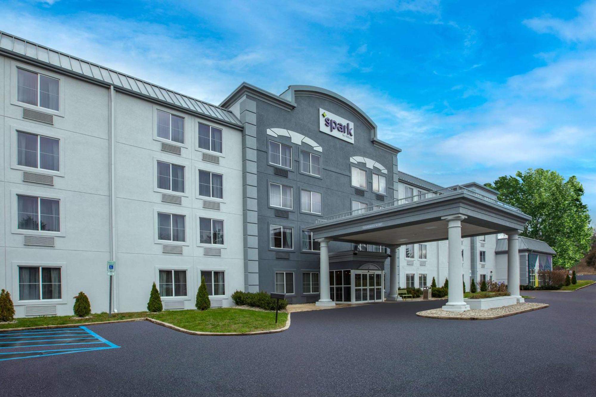 Spark By Hilton Walker Grand Rapids North Exterior photo