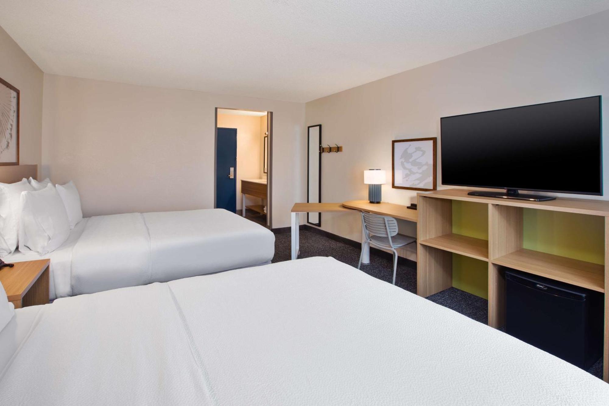 Spark By Hilton Walker Grand Rapids North Exterior photo